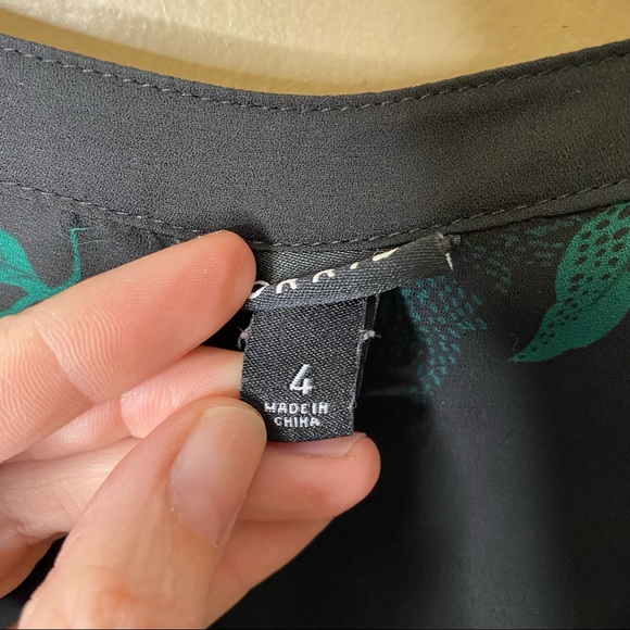 torrid black floral button front Georgette Short Sleeve Plus Size Black Top 4x. - Picture 5 of 6